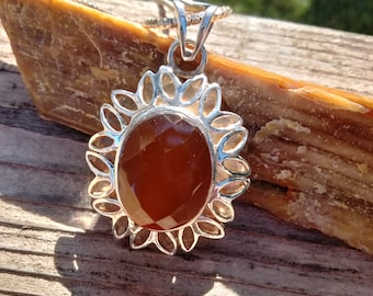 Sterling Silver deep Yellow Agate pendant with Sterling Silver box chain necklace