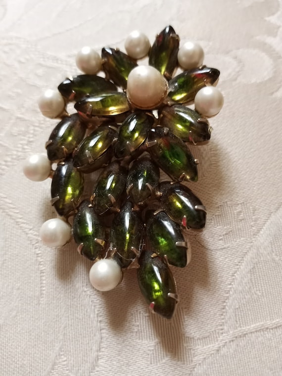 Pearl and green carnival glass vintage brooch