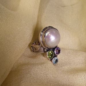 Large pearl sterling silver ring with accent peridot, amythyst and Aquamarine