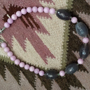 One strand beaded faceted lavender jade and grey faceted onyx necklace image 4