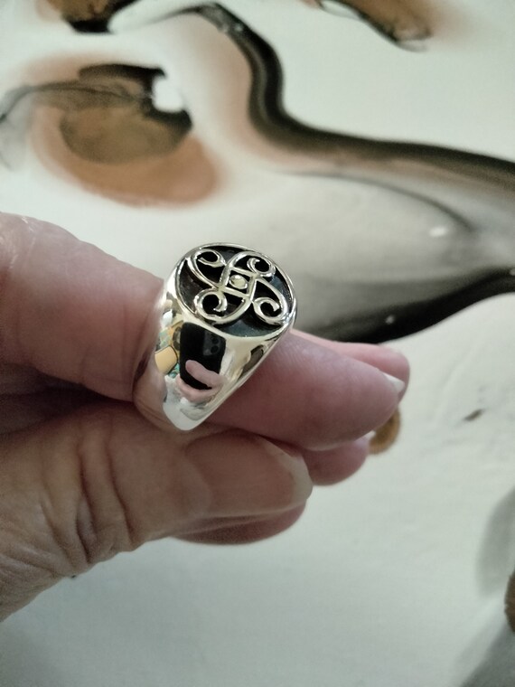Sterling Silver done circle scroll ring, size 8 - image 3