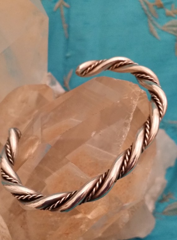 Beautiful Vintage Sterling Silver Rope Designed Cuff