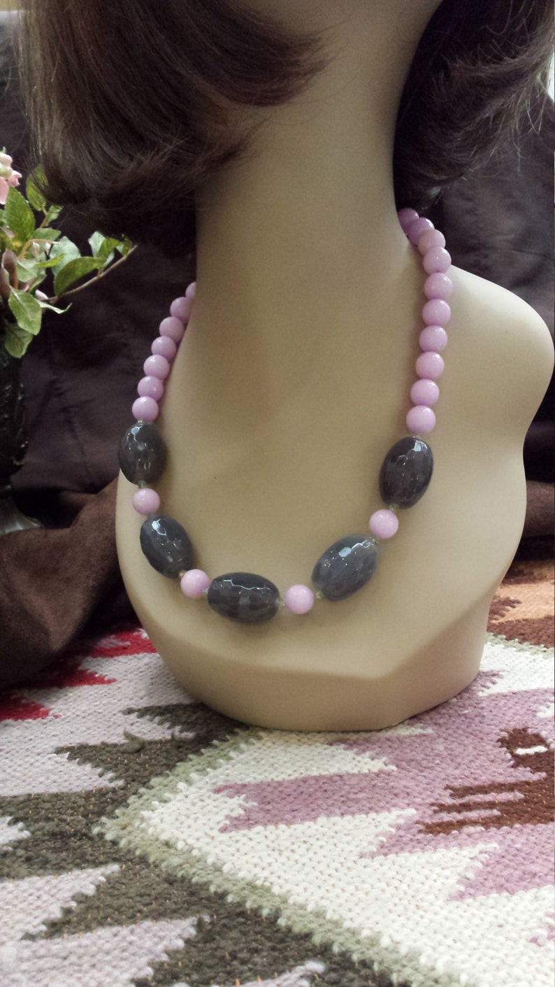 One strand beaded faceted lavender jade and grey faceted onyx necklace image 1