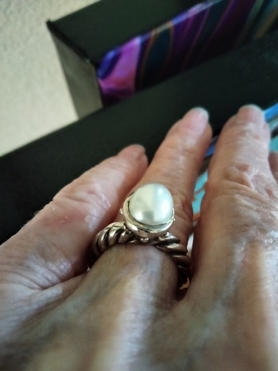 Sterling Silver pearl ring, size 5 1/2 - image 5