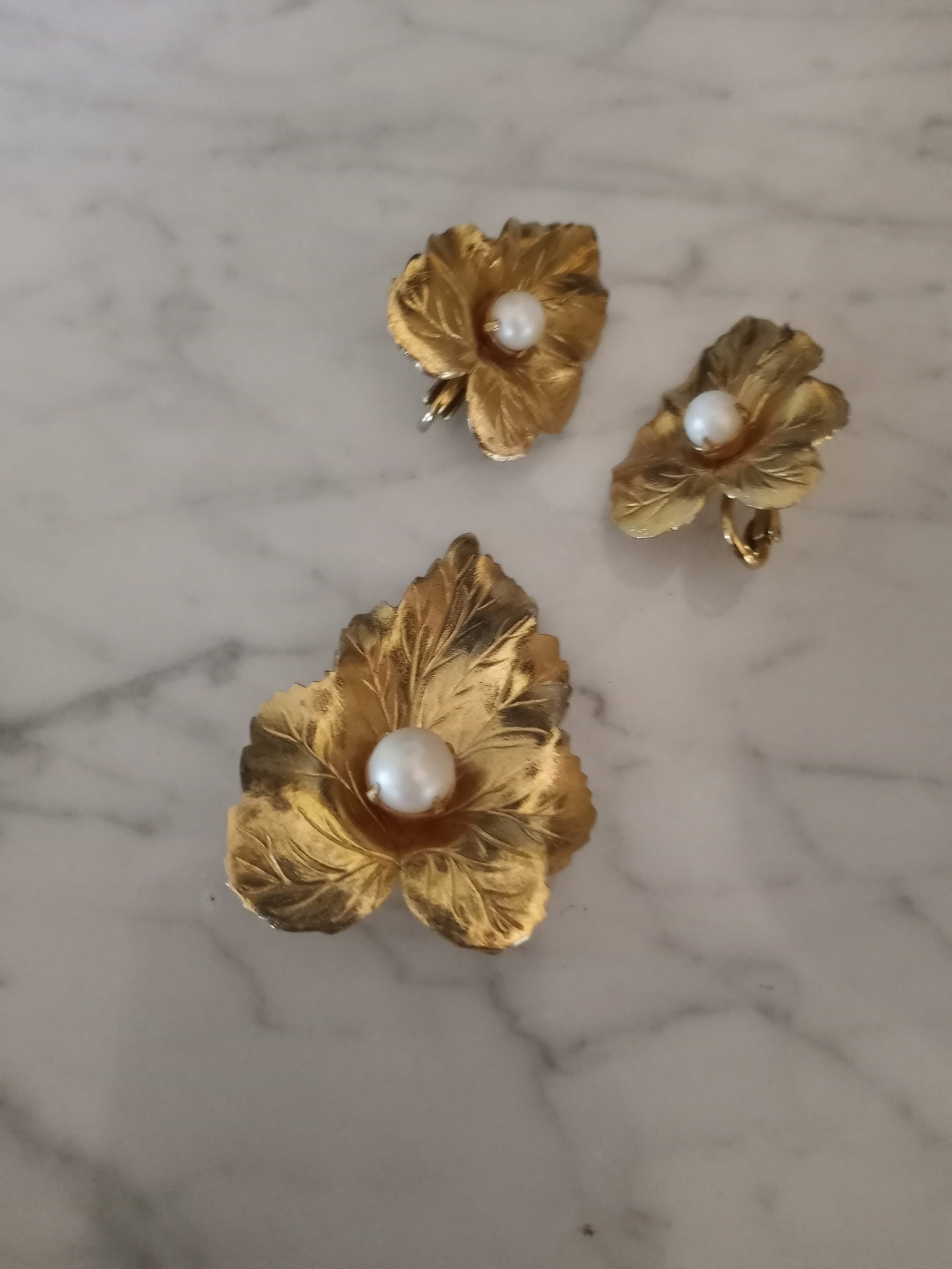 ブローチとイヤリングのセット ヴィンテージ 金箔とパール - Etsy 日本