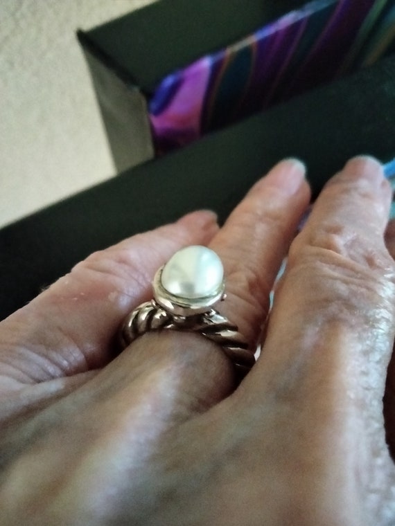 Sterling Silver pearl ring, size 5 1/2 - image 6