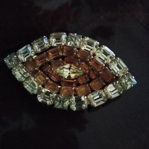 Vintage butterscotch and yellow crystal layered gold brooch