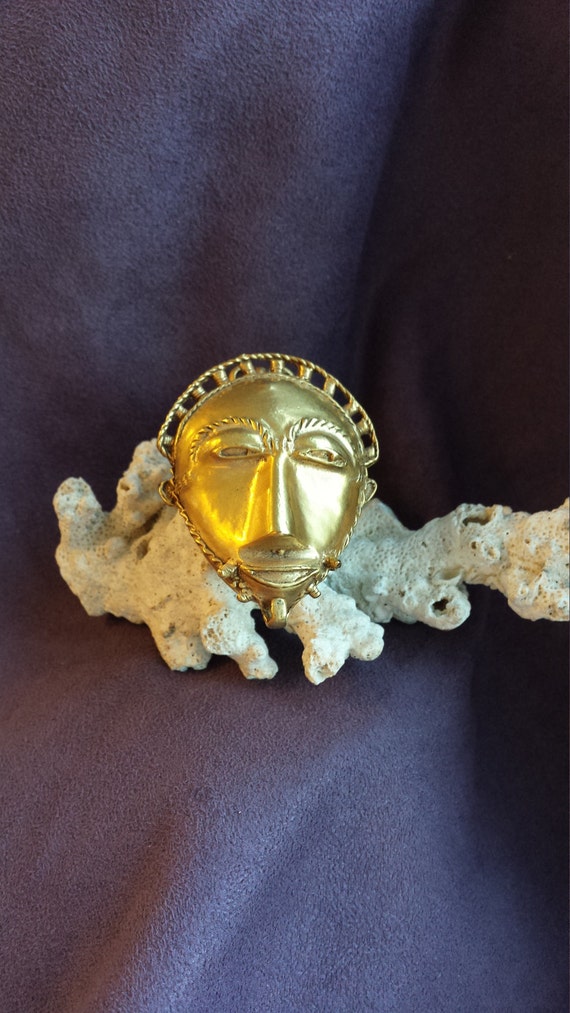 Gold vintage face mask brooch - pendant