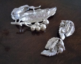 Bijoux Vintage - Broches, Boucles D'oreilles, Clips Dorés Ou Argentés Avec Perles, à Partir De 5€