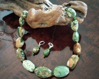 Large polished gradual beaded ocean jasper necklace with drop earrings sper