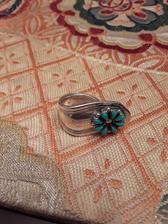 Sterling silver turquoise spider web design ring - image 4