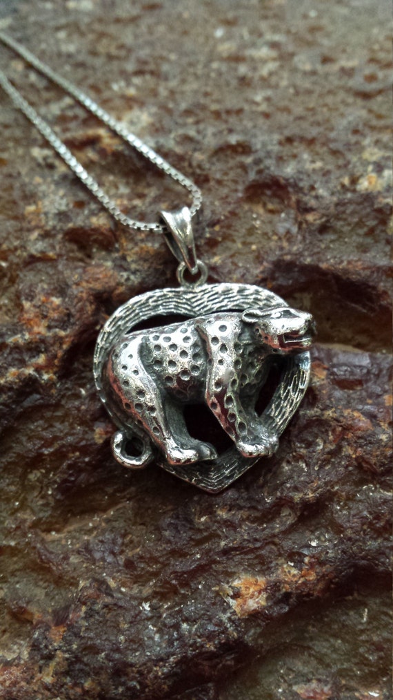 Sterling silver vintage spotted leopard pendant