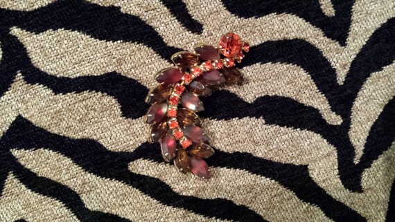 Brooch vintage orange red brown rhinestone - image 4