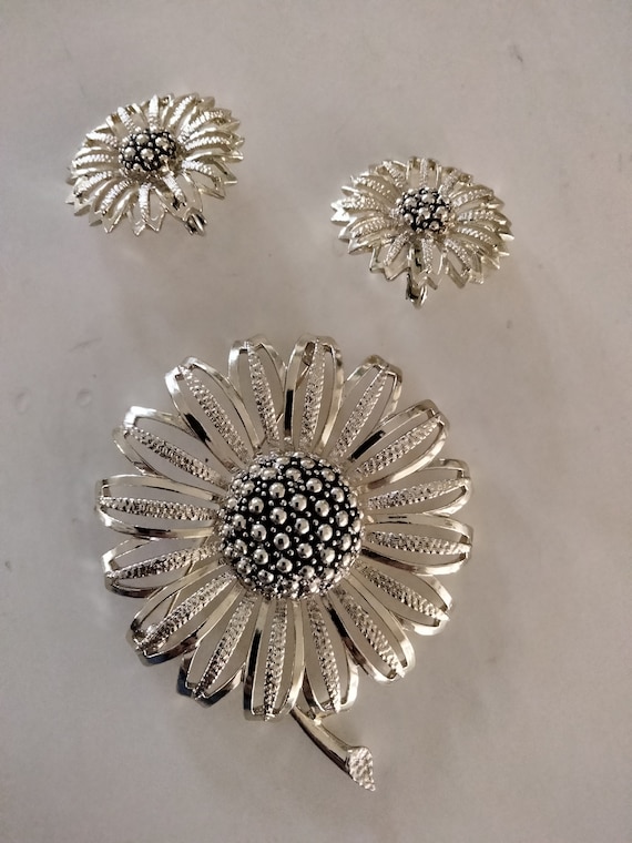 Sara Coventry gold clip on earrings and brooch set