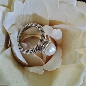 Sterling Silver pearl ring, size 5 1/2