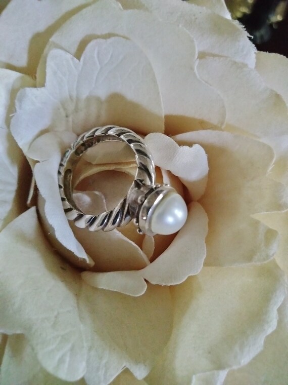 Sterling Silver pearl ring, size 5 1/2 - image 1