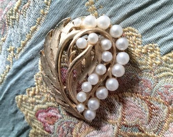 Broche Ancienne Vintage - Motif Feuille Avec Perles - Vieux Bijou D'Occasion