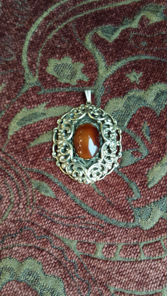 Vintage gold toned Gem