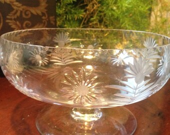 Vintage crystal bowl