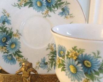 Vintage Queen Anne tea cup and saucer set