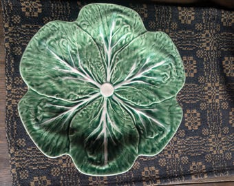 Vintage Bordallo Pinheird green cabbage ware dinner 10.5" diameter, made in Portugal marked on bottom, farmhouse country spring summer decor