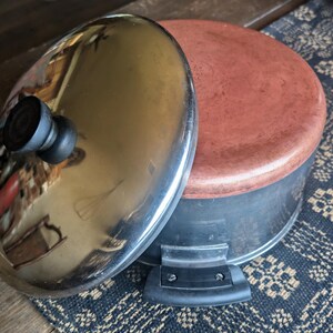 Vintage 18 quart Revere Ware copper clad bottom stainless steel pot with lid, stew pot, soup pot, decorative kitchen decor