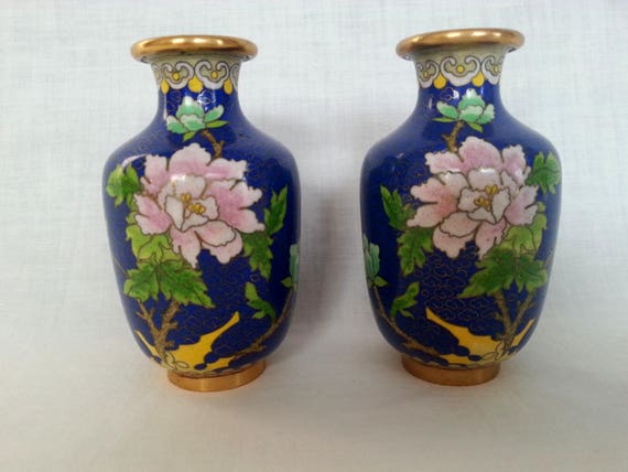 MINIATURE LIDDED VASE BLUE WITH FLORAL DESIGN