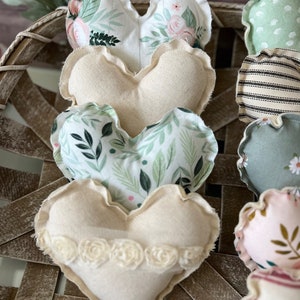 Cœurs en tissu de la ferme, 5 x 5 po, coeur en peluche en tissu pour la Saint-Valentin, décoration de maison de ferme plateau à plusieurs niveaux, décoration de plateau de ferme, remplissage de bol ferme