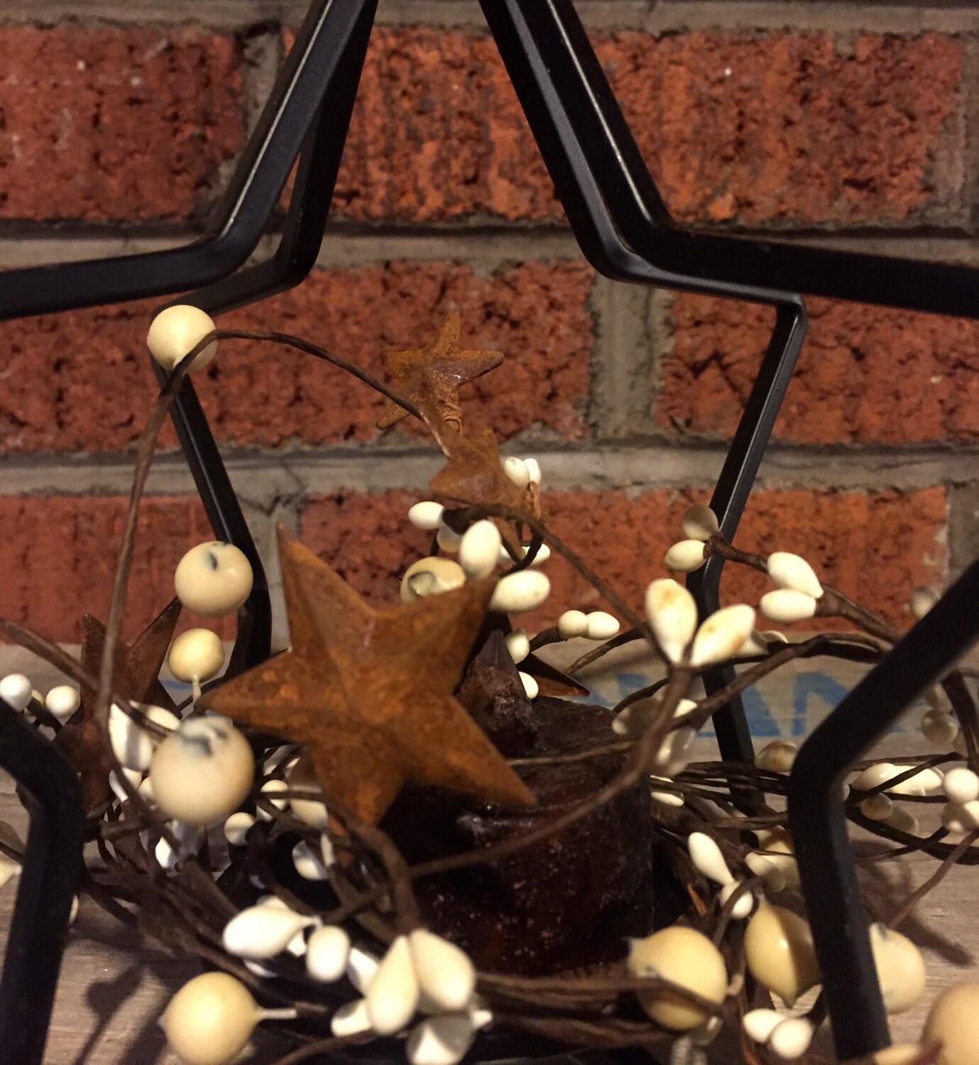 Wrought Iron Star Candle Holder with Pip Berries and Timer Tea Light