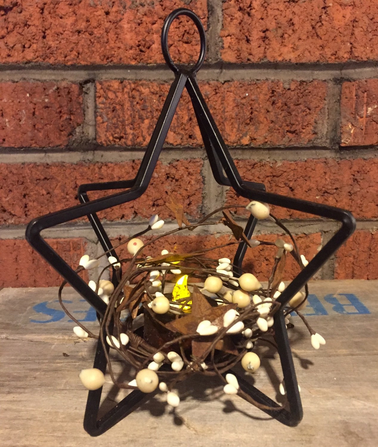 Wrought Iron Star Candle Holder with Pip Berries and Timer Tea Light