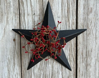 Large Rustic Black Star with Pip Berries