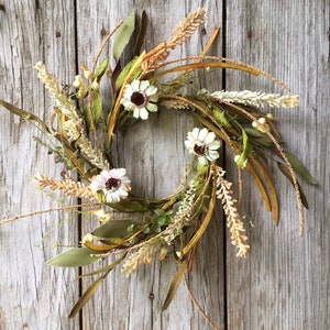 Summer Daisy Wreath, Farmhouse Wreath, Rustic Summer Wreath, Summer Centerpiece, Wreath, Summer Candle Ring,  Summer Wreath, Free Shipping