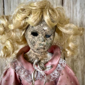 Light Up Creepy Horror Doll Susan, Goth Doll, Spooky Doll, OOAK, Haunted Doll, Halloween Decor