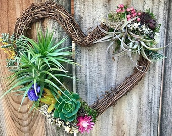 Living Heart Wreath - Succulents / Air Plants / Dried Flowers / Grapevine