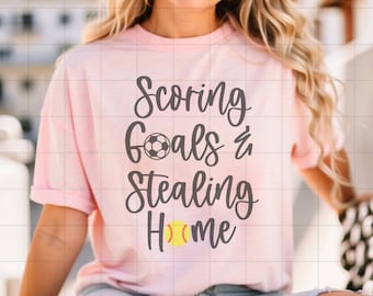 Delad softboll och fotboll svg, Fotboll/baseboll delad SVG, baseboll och fotboll svg, cool basebollmamma svg, tröja svg