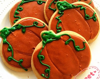 Thanksgiving gift cookies-pumpkin Vanilla Sugar Cookies-Holiday cookies-Royal icing decorated cookies--Autumn cookies-one dozen
