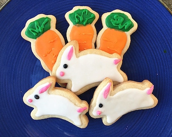 Biscuits cadeaux de Thanksgiving -- biscuits de fête personnalisés -- biscuits lapin et carottes - 12 biscuits au sucre de Pâques décorés