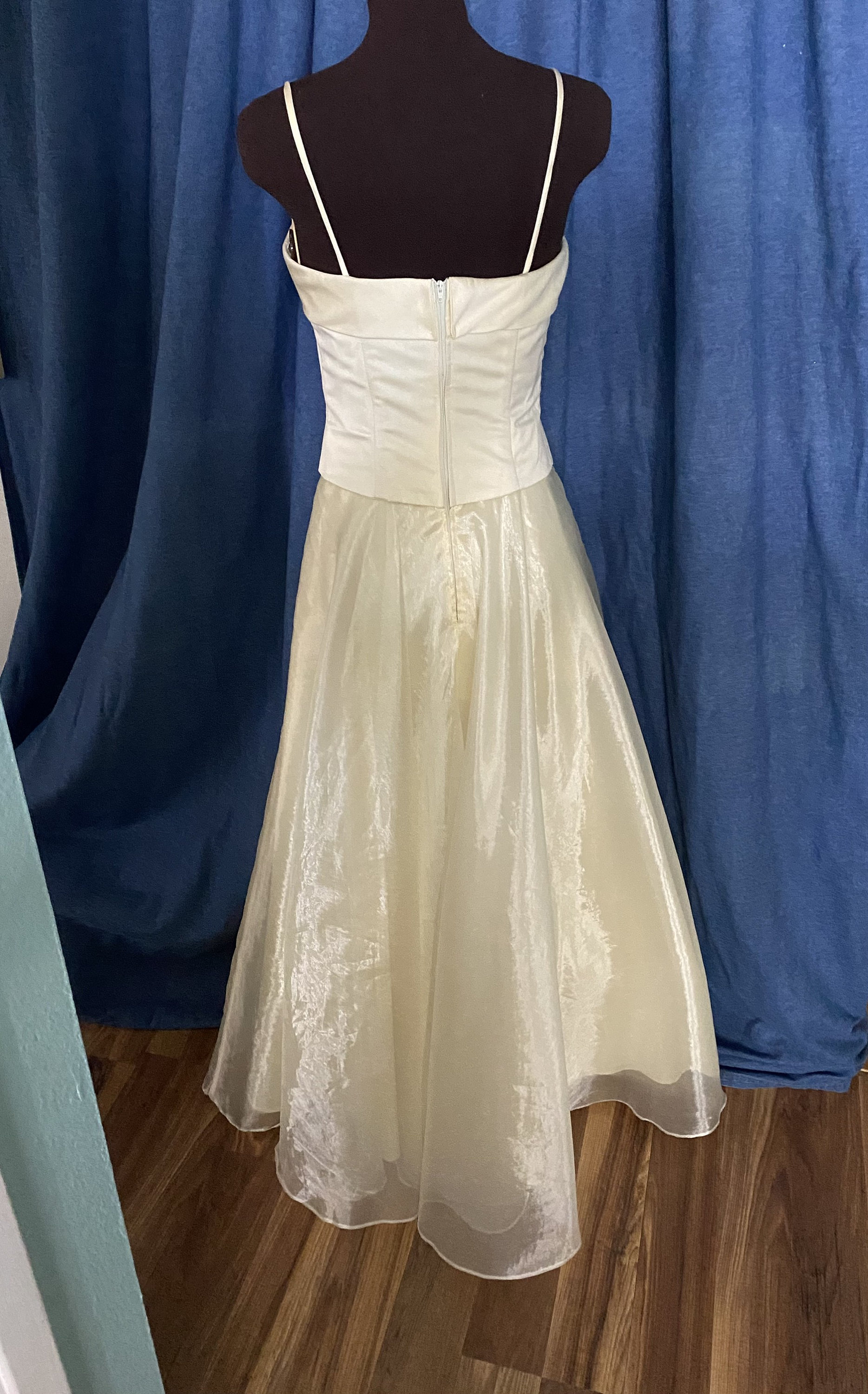 Ball Gown Aspeed Size S in Ivory Prom 
