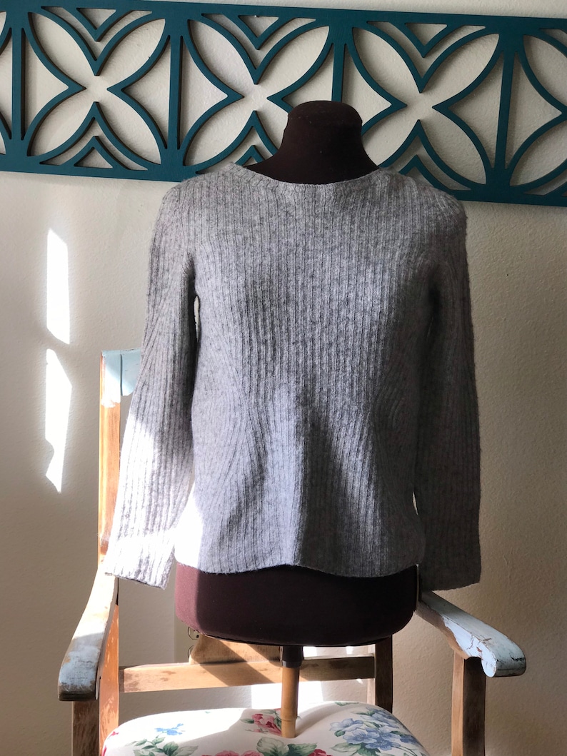 Vintage Ladies Banana Republic Italian Wool Sweater Cream & Gray Yarn by Filpucci Size M On the Shoulder peplum Flair Waist image 1