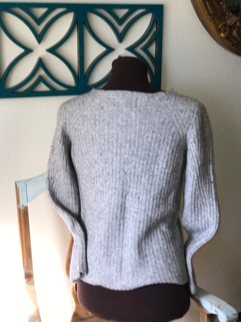 Vintage Ladies Banana Republic Italian Wool Sweater Cream & Gray Yarn by Filpucci Size M On the Shoulder peplum Flair Waist image 4