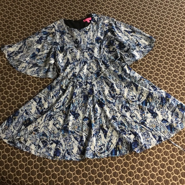 Vestido dulce de muñeca - Betsey Johnson - Mangas de murciélago - Cintura de árbitro con falda amplia
