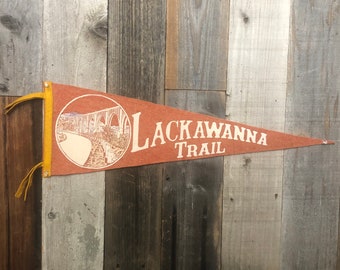 Lackawanna Trail Felt Pennant / vintage Lackawanna Trail Travel Pennant / Retro Lackawanna Trail Souvenir Flag / vintage Lackawanna Pennant
