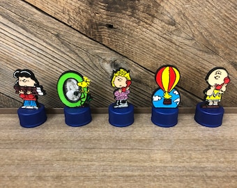 [65個セット] PEANUTS ペプシ ボトルキャップ フィギュア スヌーピー ピーナッツ PEPSI Japan 2000s Peanuts Snoopy Bottle Cap Collection – Toy