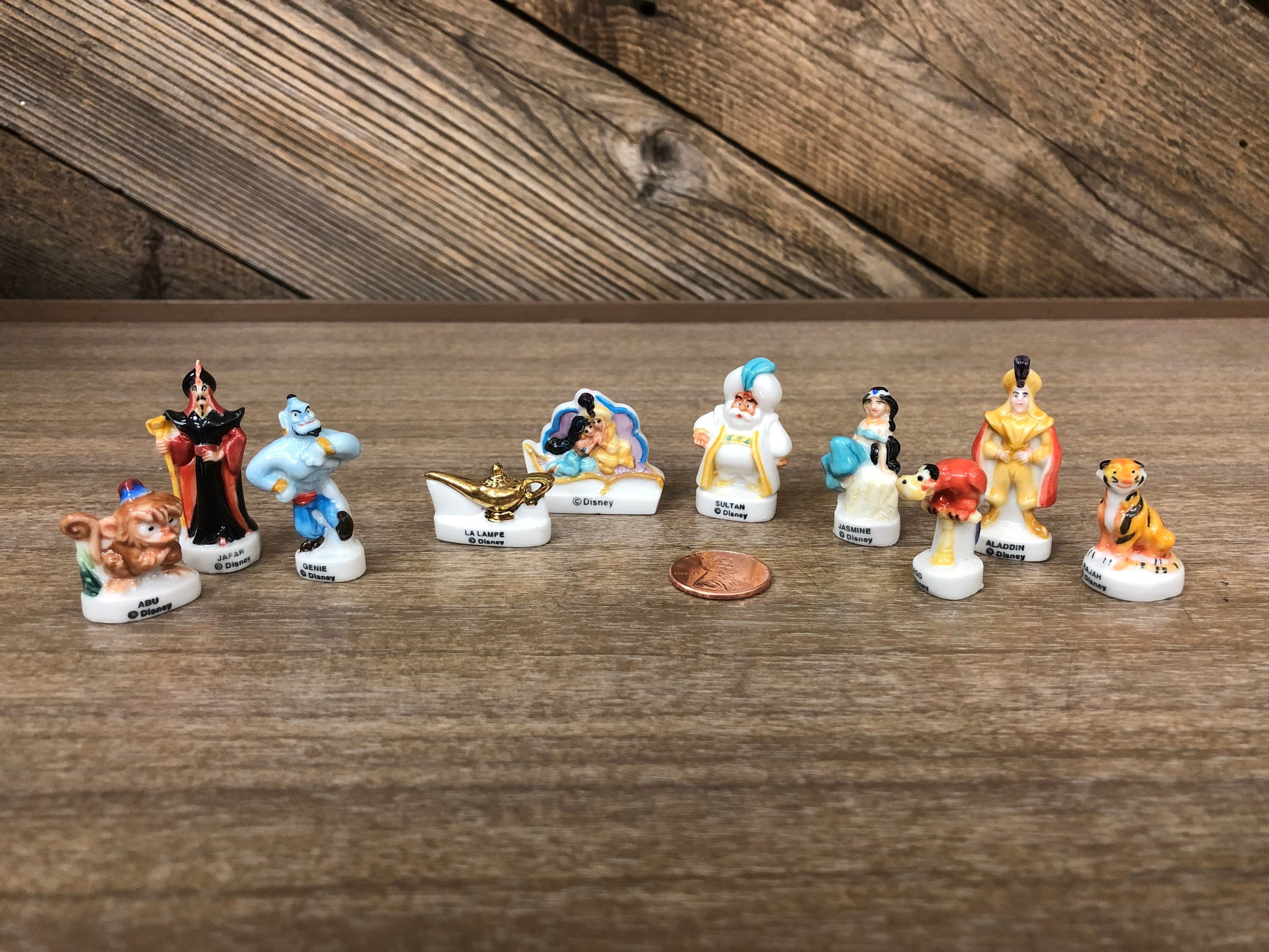 Set/10 Disney Aladdin Miniature Figurines / Disney Aladdin Mini Figurine  Set FRANCE / Walt Disney Animation Aladdin Collectibles / DISNEY -   Israel