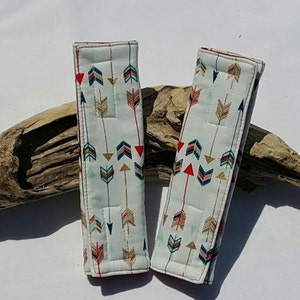 Seat belt covers in white & red tribal arrows/ Car Seat Belt Covers, Car Strap Covers, Seat Belt Pads - Car Accessories- hostess gift idea .