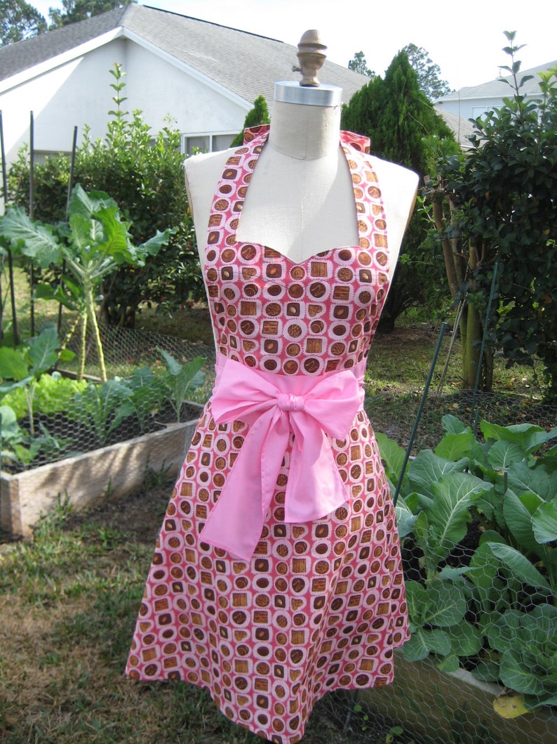 Chocolate decadency sweetheart neckline. Stylish and modern apron . Valentine's Apron 