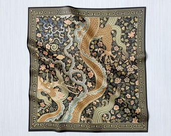 Dragón de fuego chino (negro), bufanda/chal bohemio cuadrado de lujo, hecho a mano y sin crueldad.