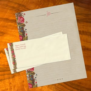 Juego de papelería artesanal de lujo con borde de clavel para escribir cartas, personalizado, 12 hojas/10 sobres