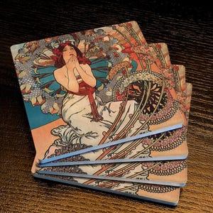 Flower Muse di Mucha, sottobicchieri in pietra ollare in stile Art Nouveau con supporto in sughero, set da 4