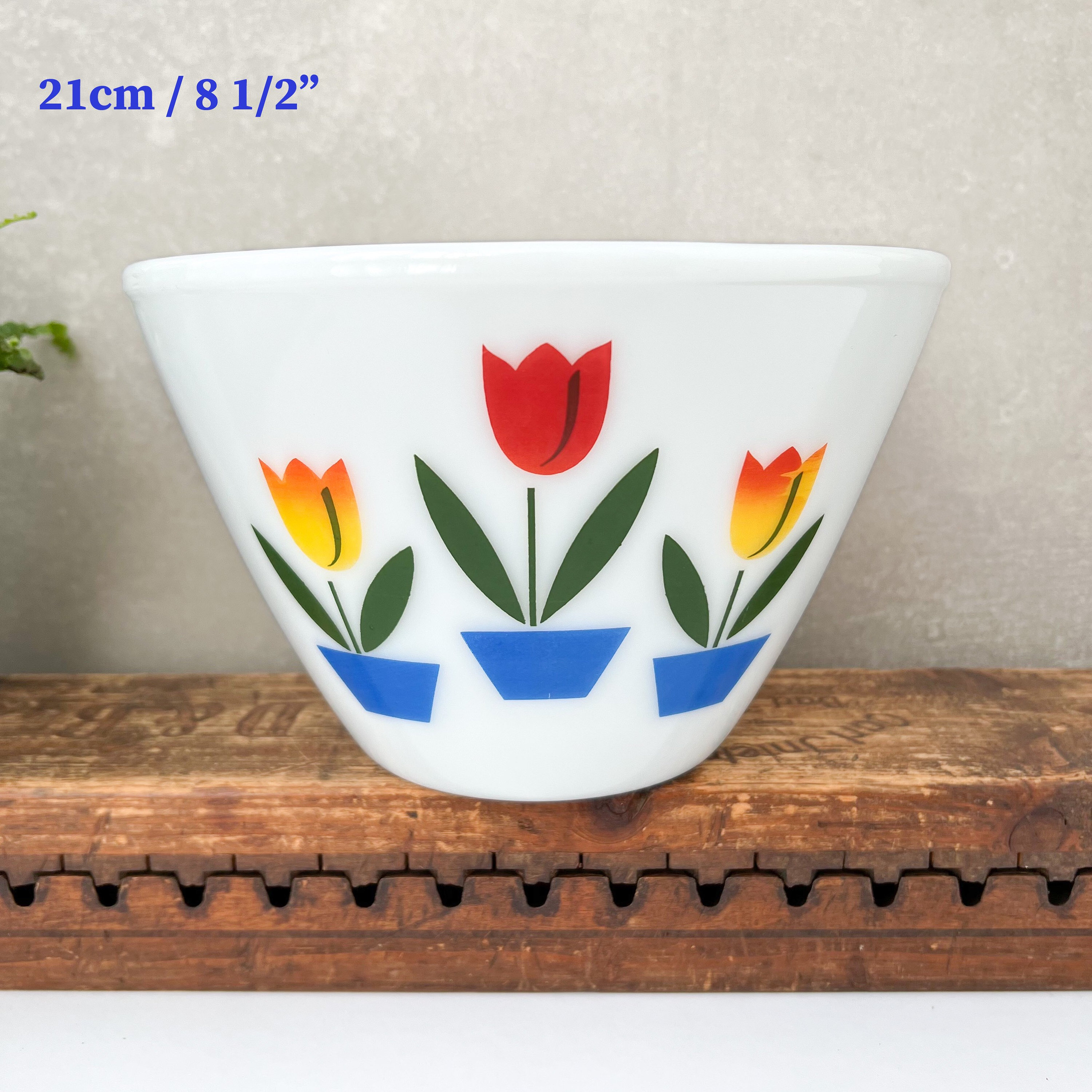 fireking チューリップボウル　6個 Vintage Fire King Tulip Mixing Bowls, Splash Proof Nesting Set. - Etsy